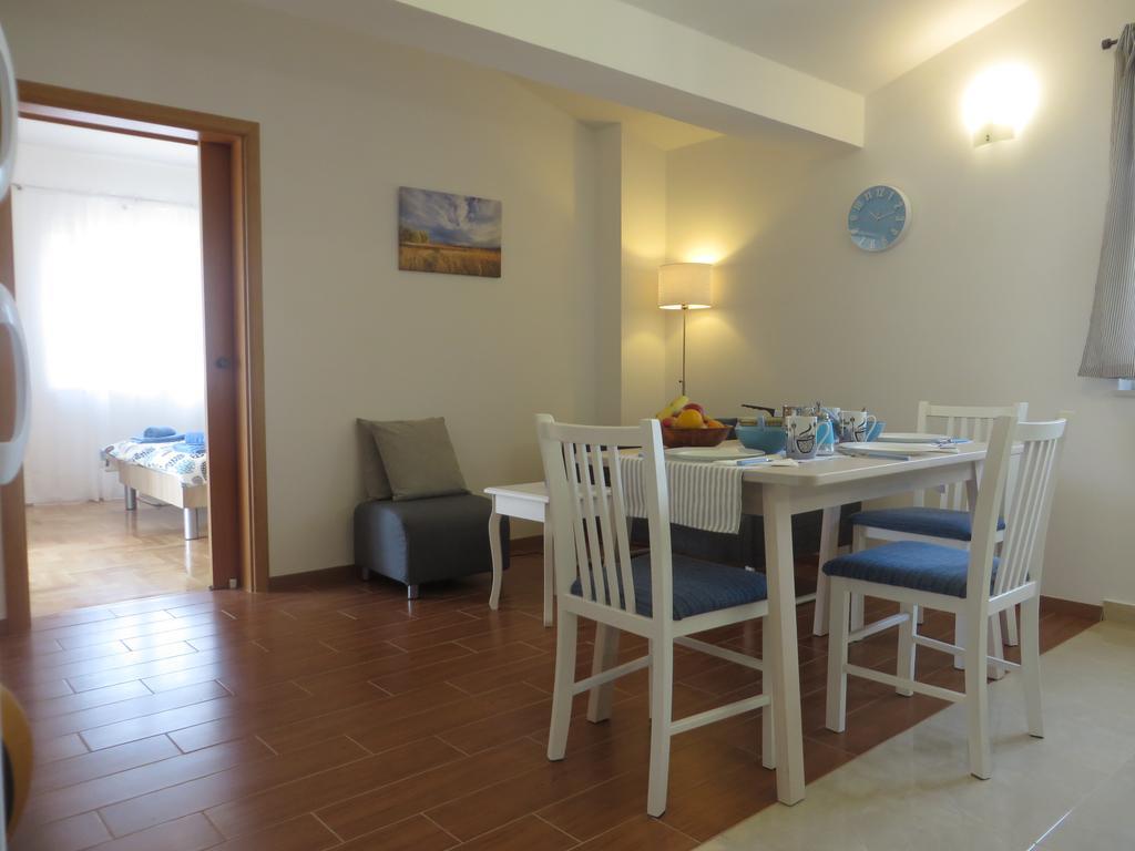 Filipovic Apartments With Pool Biograd Na Moru Exterior foto